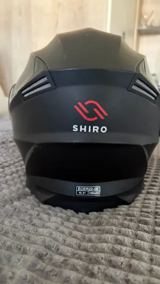 Cazadora, casco y guantes moto