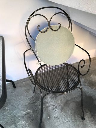 Mesa y 2 sillas de jardín forja