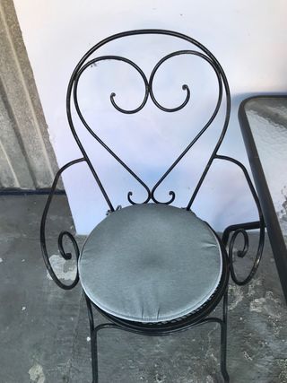 Mesa y 2 sillas de jardín forja