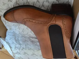 Botines de piel marrones