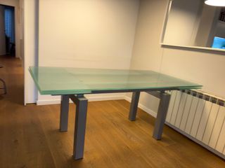 Mesa cristal extensible diseño urge vender