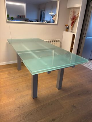 Mesa cristal extensible diseño urge vender