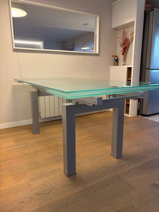 Mesa cristal extensible diseño urge vender