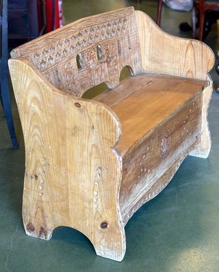 Banco Baúl Madera Tallado Aves Flor