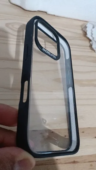 Funda iPhone 16 Pro MOBILFOX