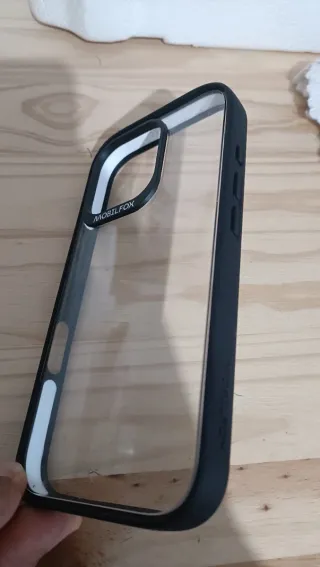 Funda iPhone 16 Pro MOBILFOX