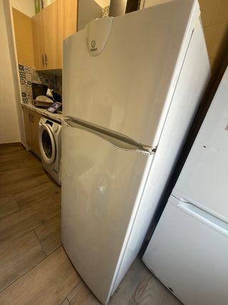 Nevera blanca Indesit