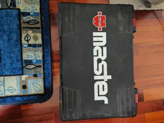 Taladro Bosch con 2 baterías y cargador