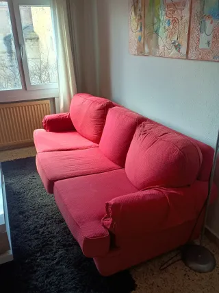 Sofá 2.30m, Alfombra 1.30x1.65m, Mesa 1.20x0.60m