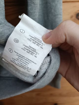 Sudadera Champion Color Gris y Amarillo Talla XS