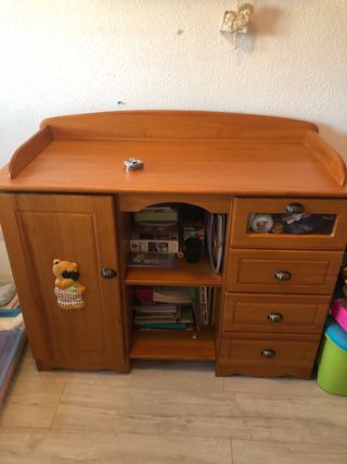 Cómoda infantil de madera