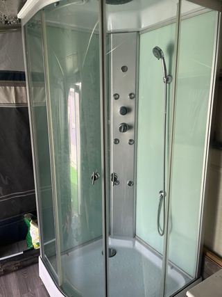 Cabina de ducha moderna