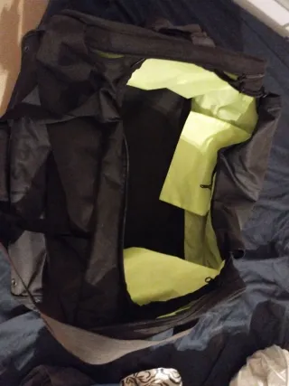 Bolsa Kipsta 70L Negra y Verde