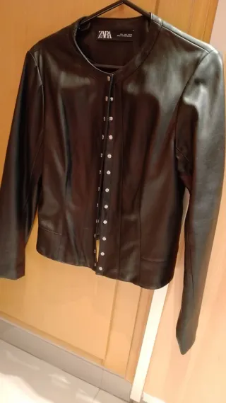 Chaqueta Zara Negra