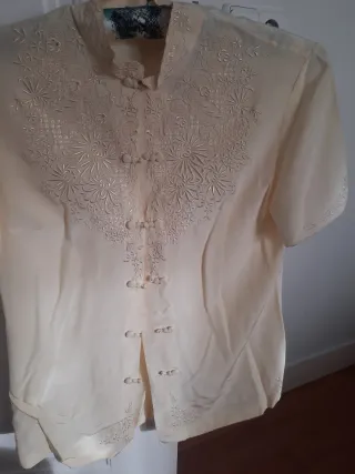 Blusa seda bordada vintage beige