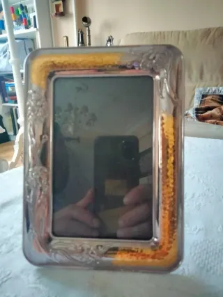 Marco de fotos plateado y dorado