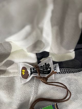 Sudadera Bape Shark Camuflaje Gris y Blanca XL