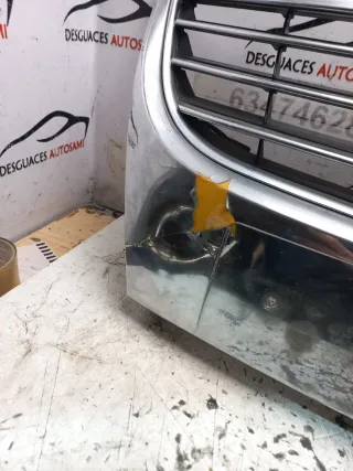 Rejilla frontal VW Touran I (2008)