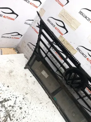 Rejilla frontal VW Touran I (2008)