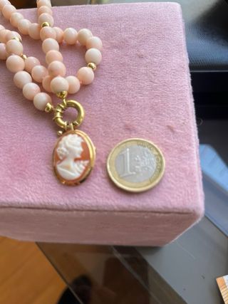 Collar de oro de 18k y  Camafeo de 18k