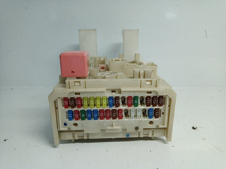 CAJA RELES / FUSIBLES TOYOTA AVENSIS CROSS SPORT