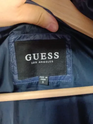 Plumas Guess Azul pequeña tara en bolsillo derecho