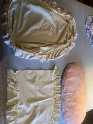 Moisés antiguo mimbre natural