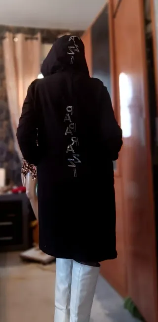 Vestido paparazzi negro con capucha