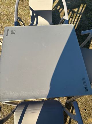 Mesa y 4 sillas terraza bar