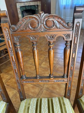 Juego 4 Sillas Clásicas Madera Tapizadas
