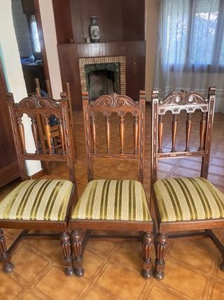 Juego 4 Sillas Clásicas Madera Tapizadas