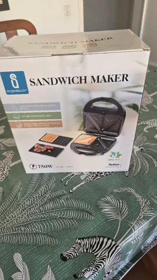 Sandwichera Aigostar Nueva