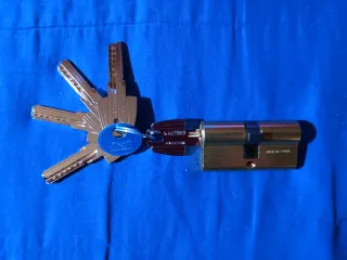 Bombín Tesa 6cm (3+3cm) con 5 llaves