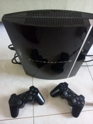 Consola PlayStation 3 Negra + Juegos