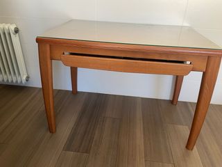 Mesa extensible de madera maciza con cristal