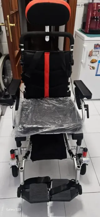 Silla de ruedas eléctrica plegable