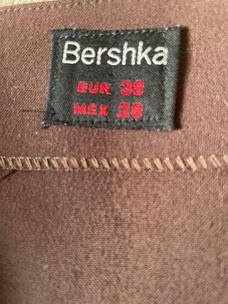 Falda Bershka marrón asimétrica