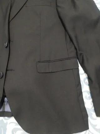 Traje de hombre azul marino oscuro