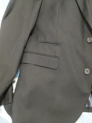 Traje de hombre azul marino oscuro