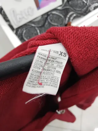 Felpa con cappuccio rossa