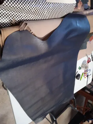 Piel Genuina Azul Marino, 16€.