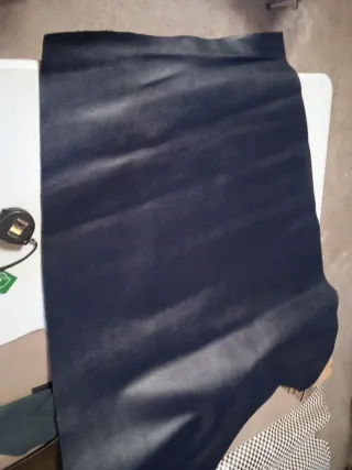 Piel Genuina Azul Marino, 16€.