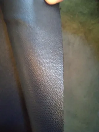 Piel Genuina Azul Marino, 16€.