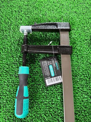 2 Sargentos carpintero