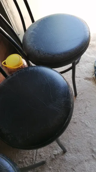 3 Sillas Vintage Negras, proyecto sin terminar