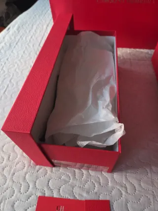 Lote Cajas y Bolsa Carolina Herrera Roja