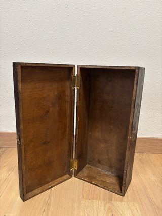 Maletas vintage de madera con herrajes