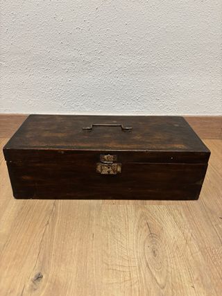 Maletas vintage de madera con herrajes