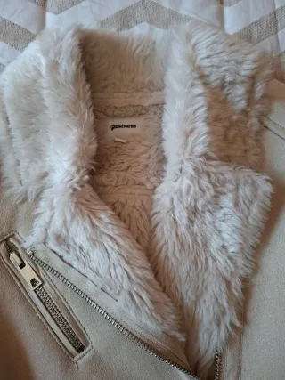 Chaqueta pelo corto Stradivarius