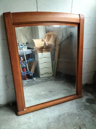 Espejo grande de madera